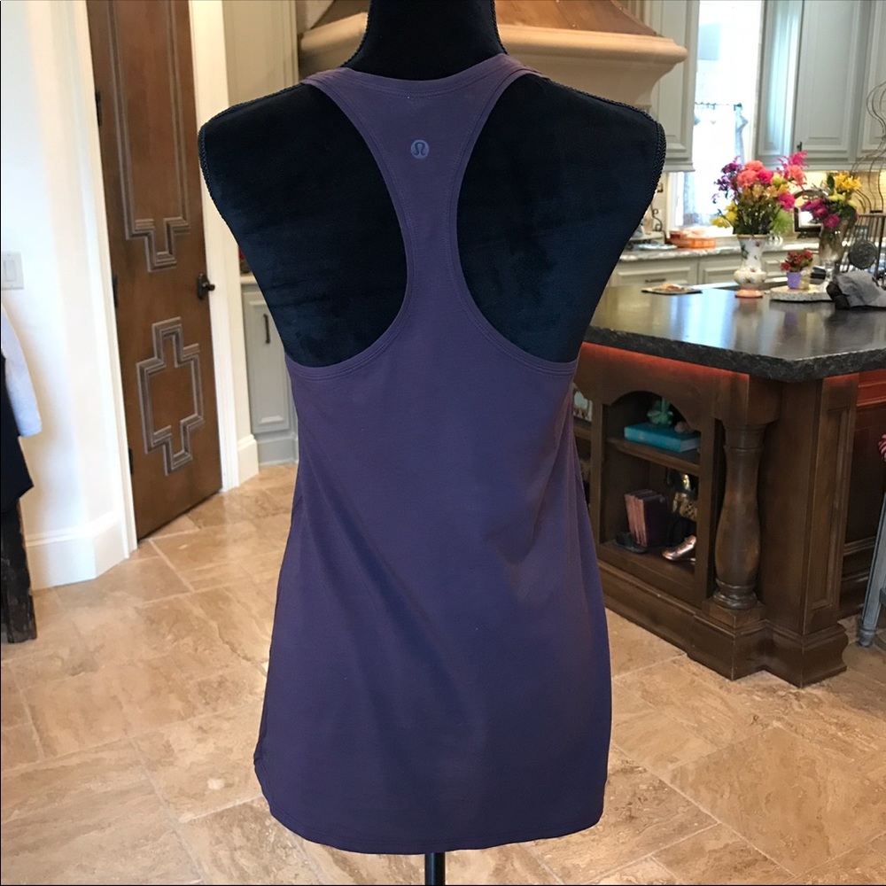 Lululemon tank size M Medium 6 purple